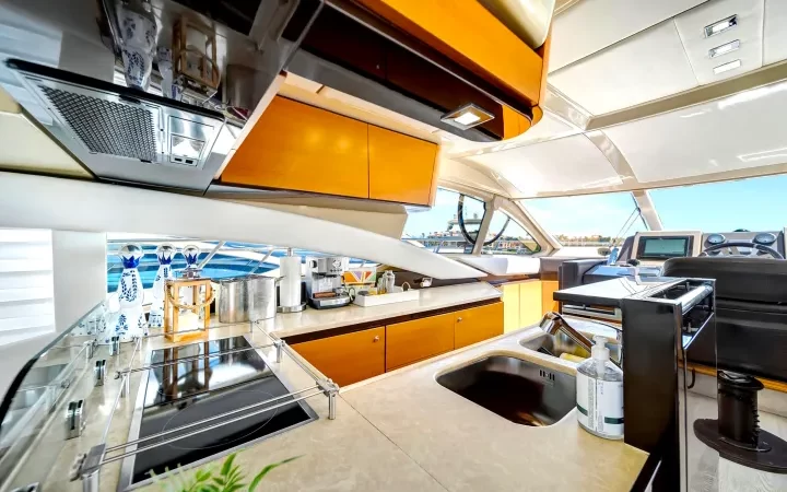 62' Azimut