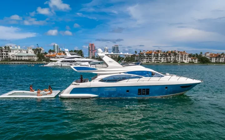 62' Azimut