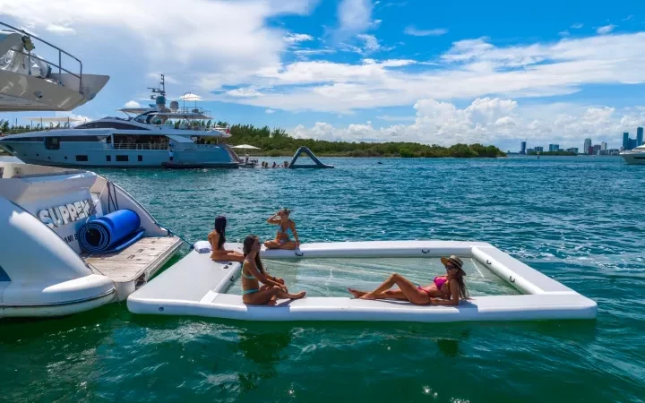 62' Azimut