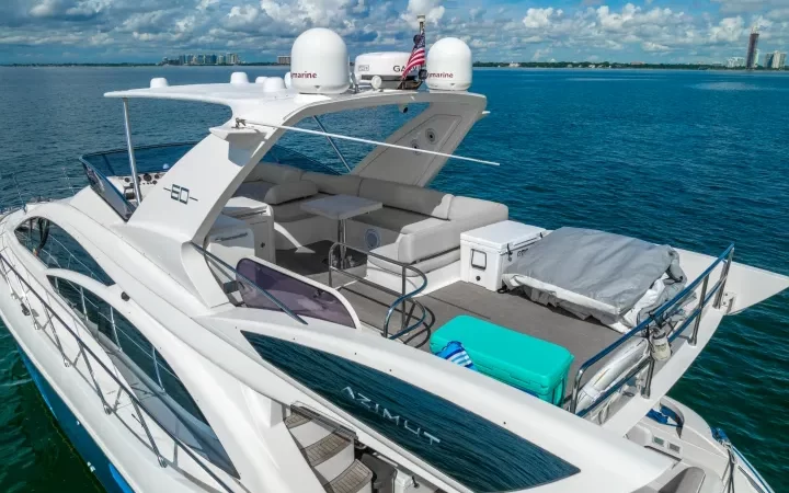 62' Azimut