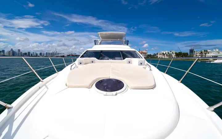 62' Azimut