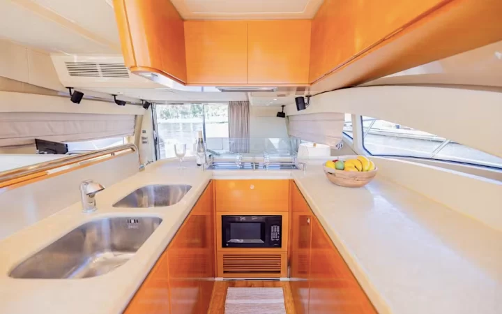 60' Azimut