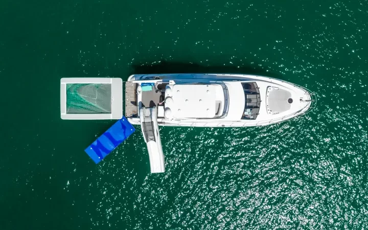 62' Azimut